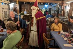 PXL_20251204_203615672